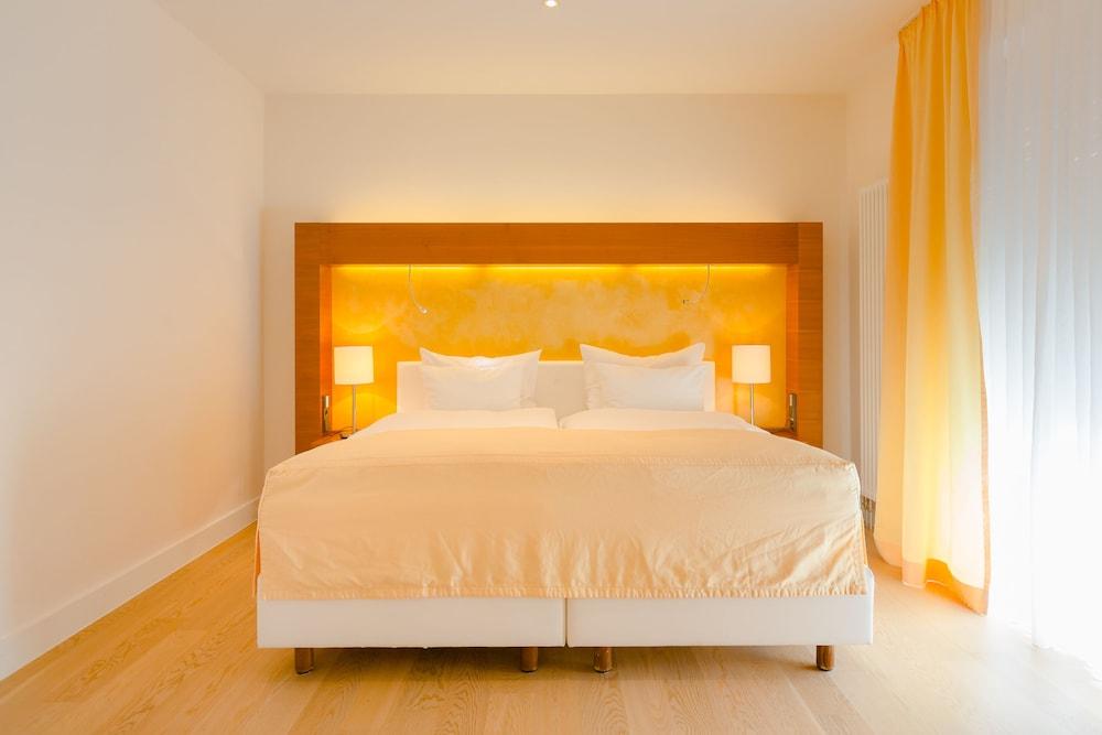 อควา เอาเรเลีย สวิเทนโฮเต็ล อัน เดน เทอร์เมิน Hotel บาเดน-บาเดน ภายนอก รูปภาพ